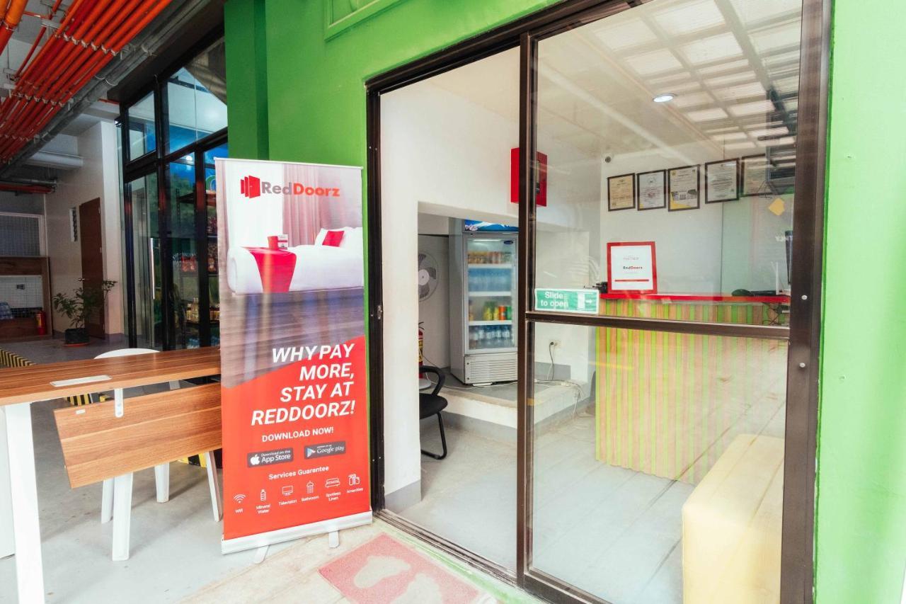 Reddoorz Plus @ It Park Cebu Stadt Exterior foto